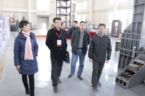 经理王岚教授陪同孙明贵教授走访结构实验室
